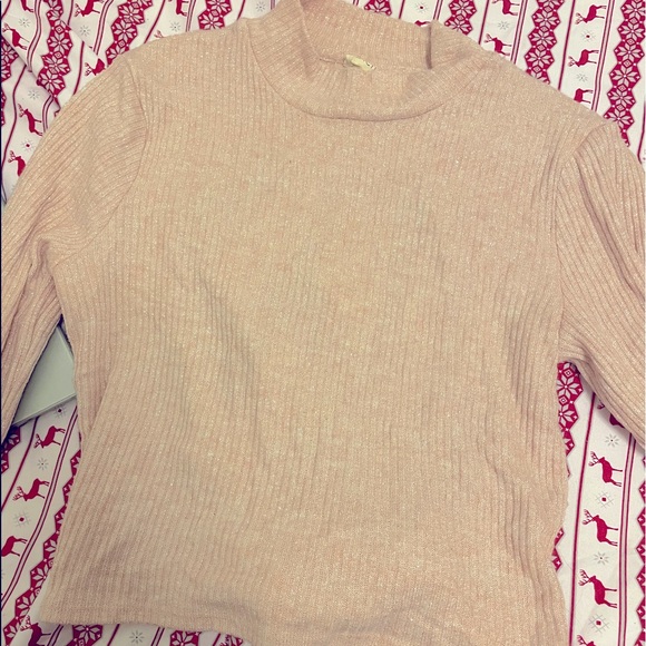 Meraky Tops - Pink sparkly turtle neck ties on the back shirt